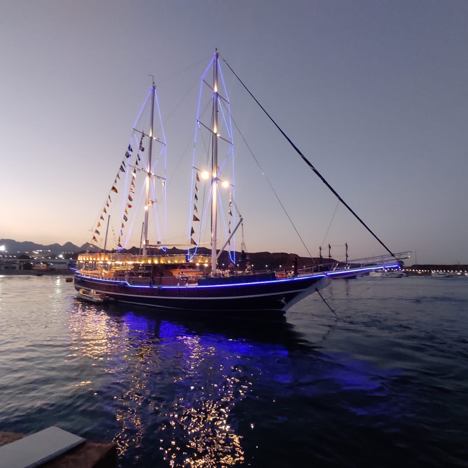 3Luksusowy Rejs Kolacyjny Żaglowcem Pirackim Sina Dream w Szarm el-Szejk