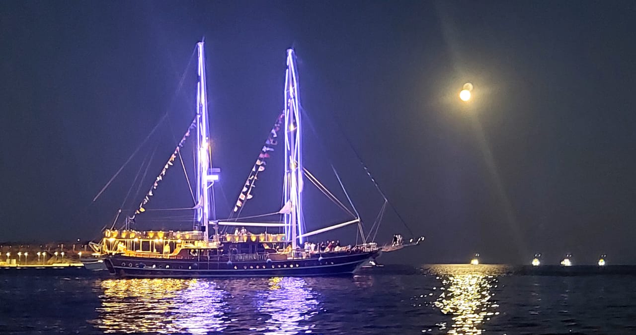 5Luksusowy Rejs Kolacyjny Żaglowcem Pirackim Sina Dream w Szarm el-Szejk