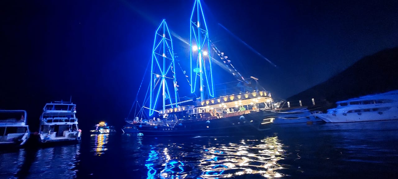 7Luksusowy Rejs Kolacyjny Żaglowcem Pirackim Sina Dream w Szarm el-Szejk