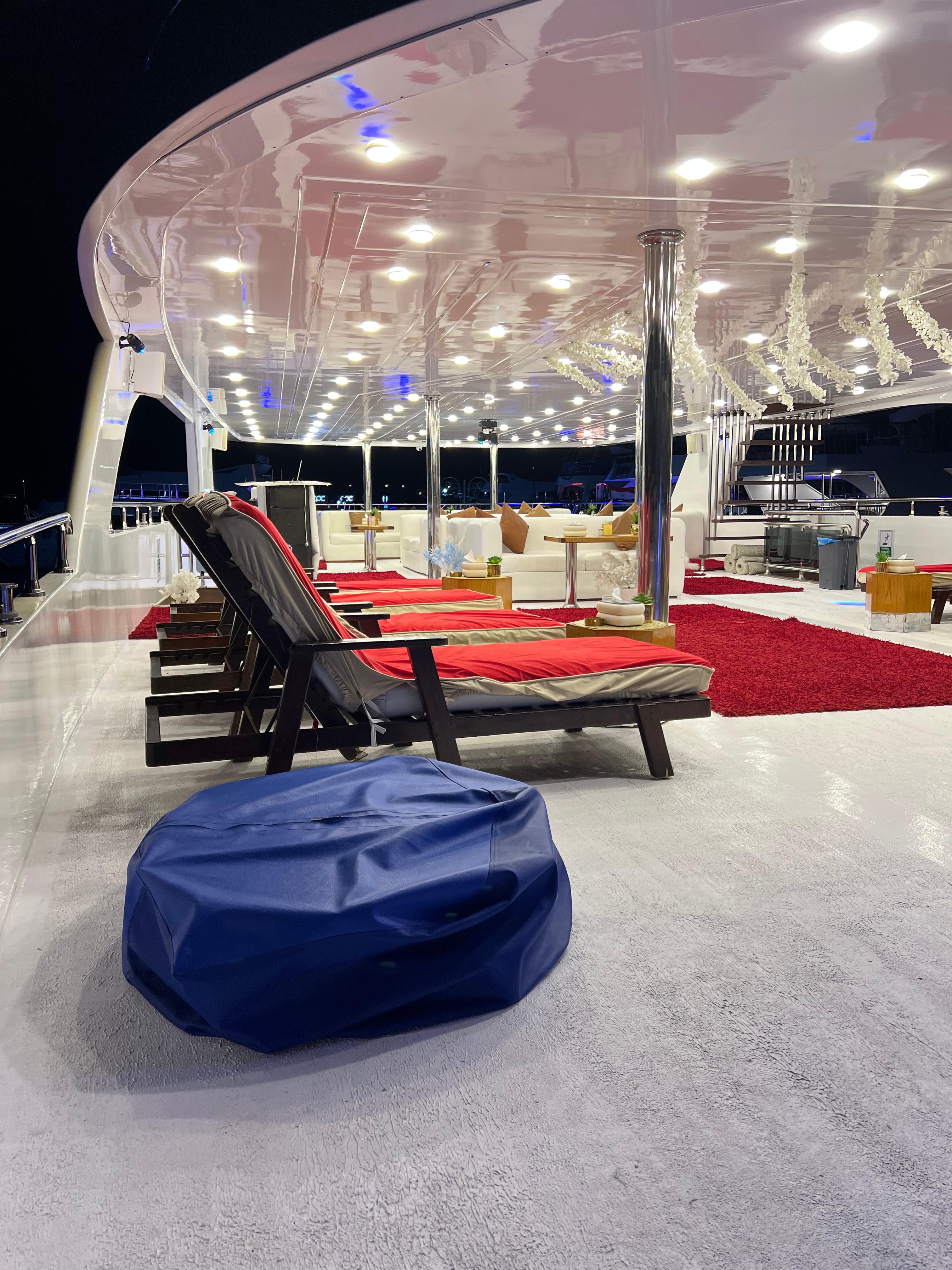 1Romantyczna kolacja na rejsie Mega A.Class Cruise