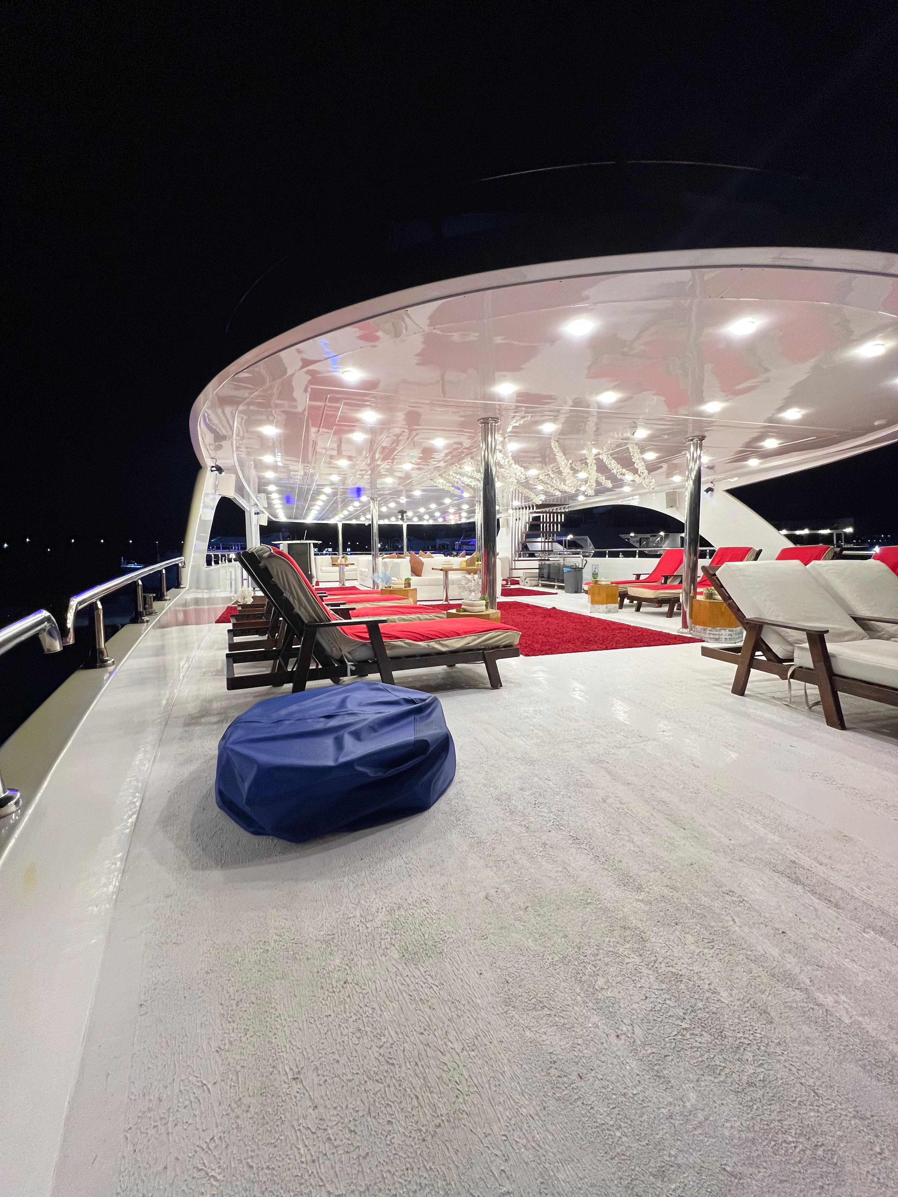 9Romantyczna kolacja na rejsie Mega A.Class Cruise