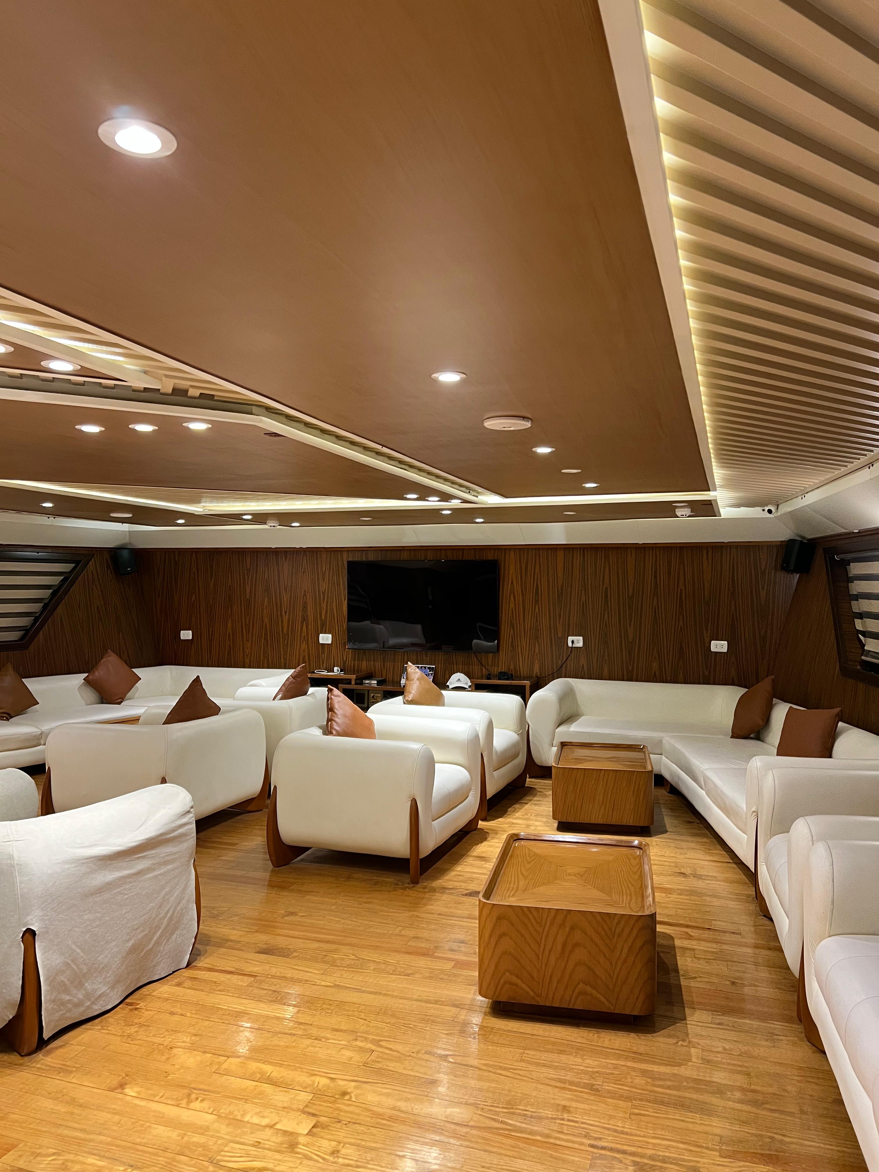 10Romantyczna kolacja na rejsie Mega A.Class Cruise