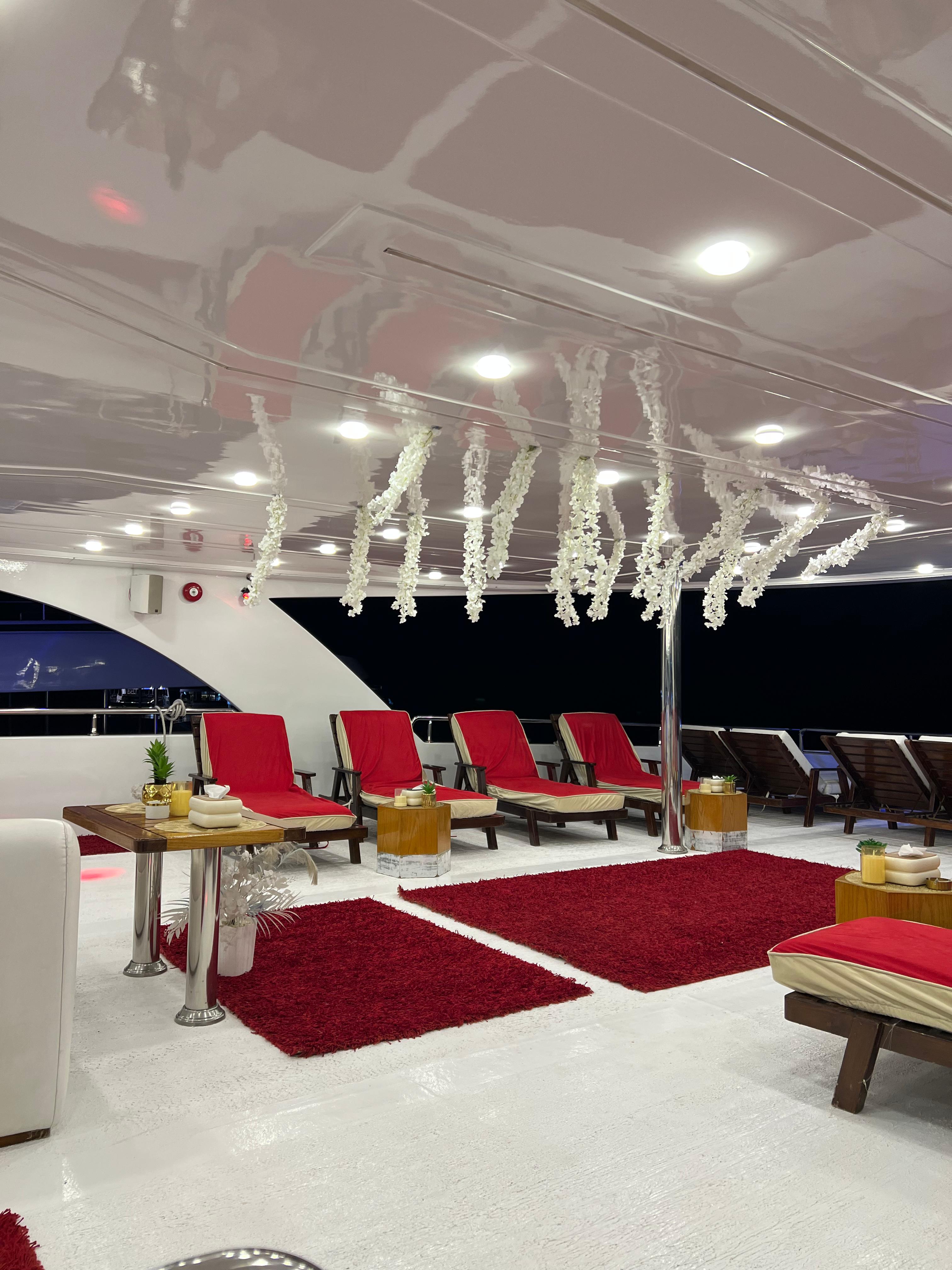 12Romantyczna kolacja na rejsie Mega A.Class Cruise