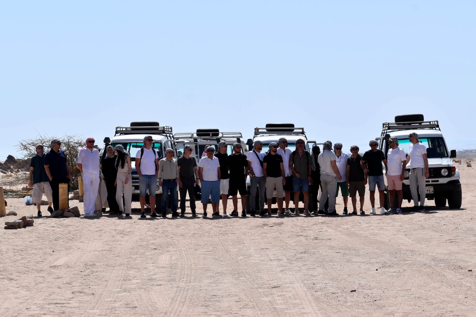 16Snorkeling w Blue Hole i safari w Kolorowym Kanionie – Dahab (super jeep)