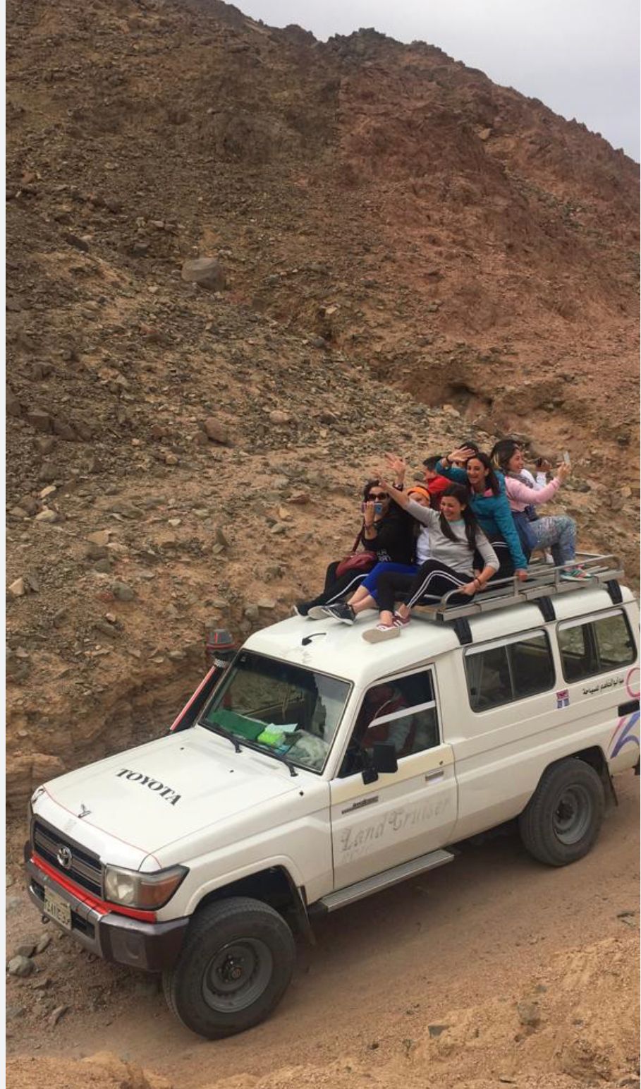 19Snorkeling w Blue Hole i safari w Kolorowym Kanionie – Dahab (super jeep)