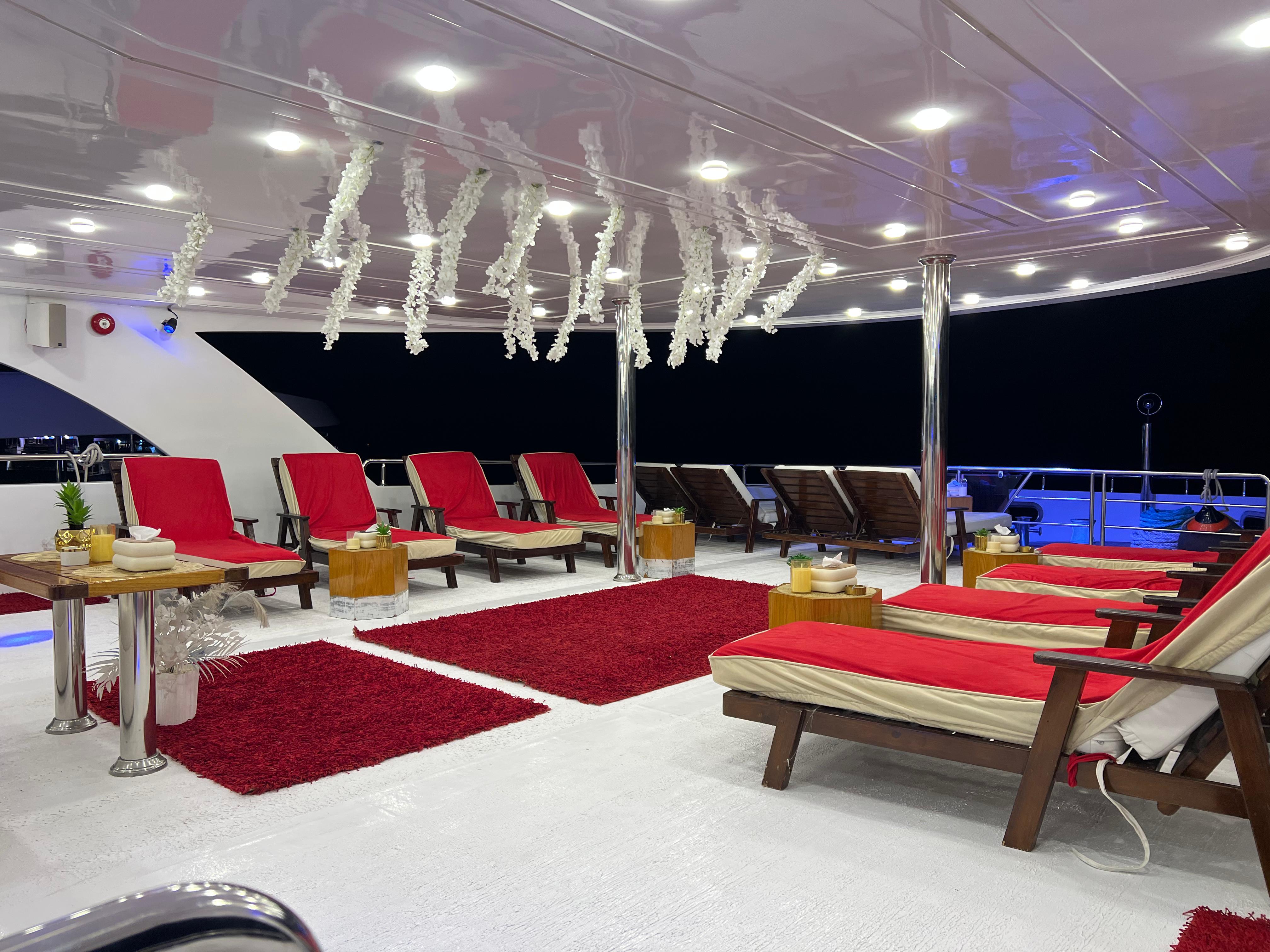 6Romantyczna kolacja na rejsie Mega A.Class Cruise