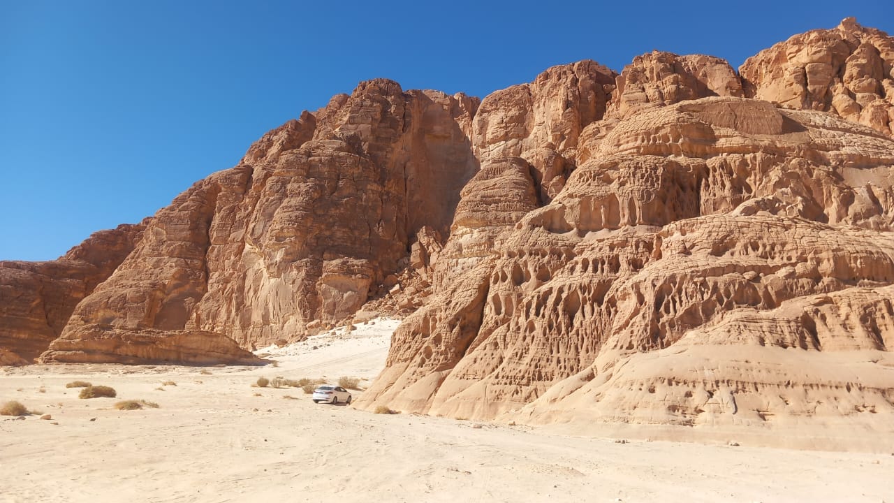 8Snorkeling w Blue Hole i safari w Kolorowym Kanionie – Dahab (super jeep)