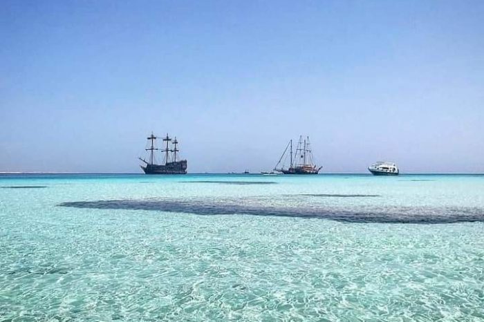 «Белый остров» на яхте, в заповеднике Рас Мохаммед VIP