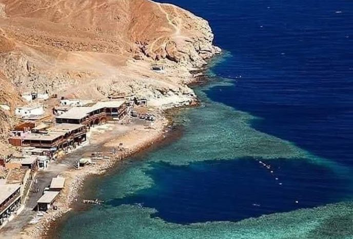 Голубая дыра и настоящий Цветной каньон